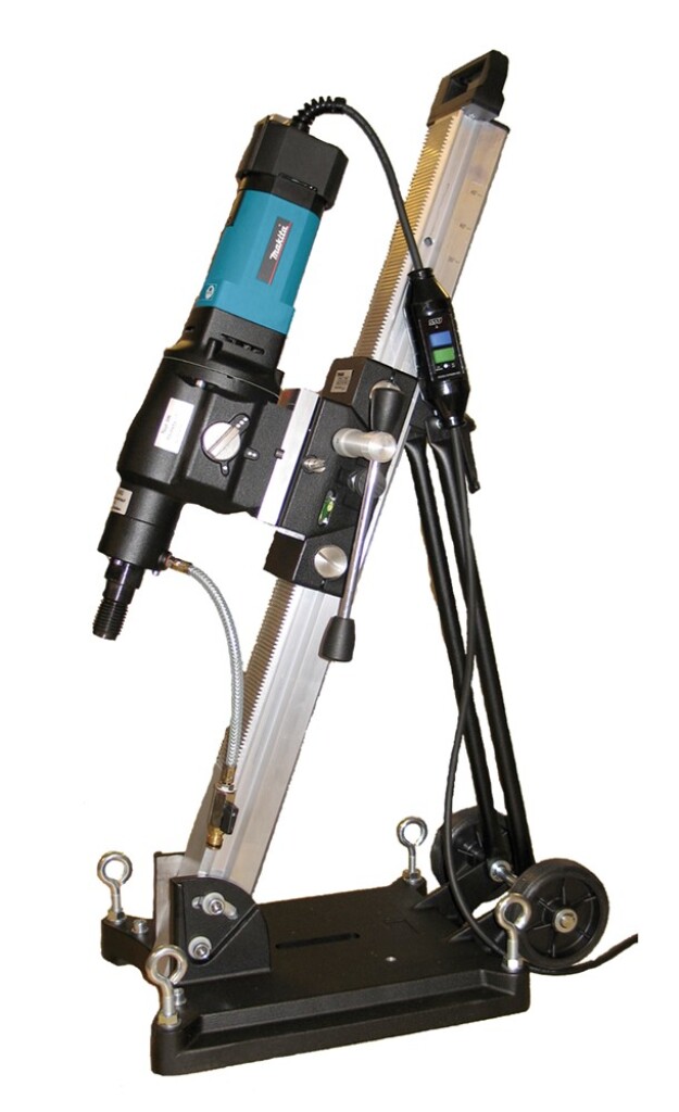 DBM230X Makita 230V Diamantboormachine nat In doos, met boorstandaard